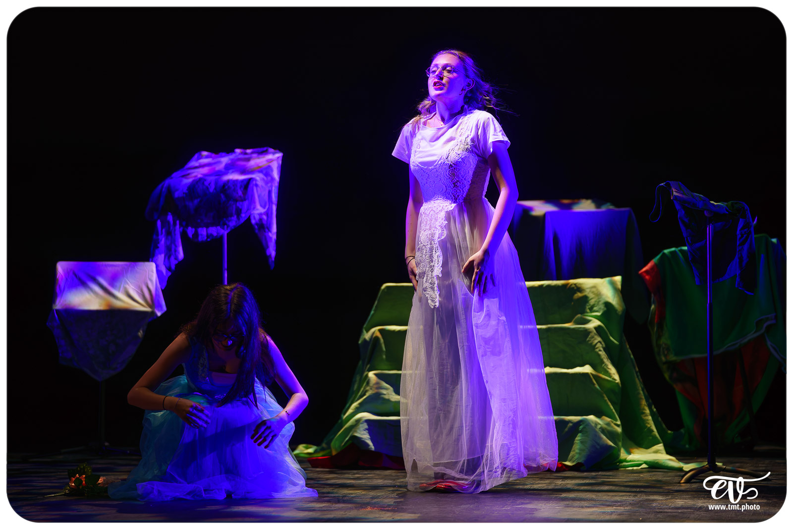 BLANCHE-NEIGE FOUTUE FORET